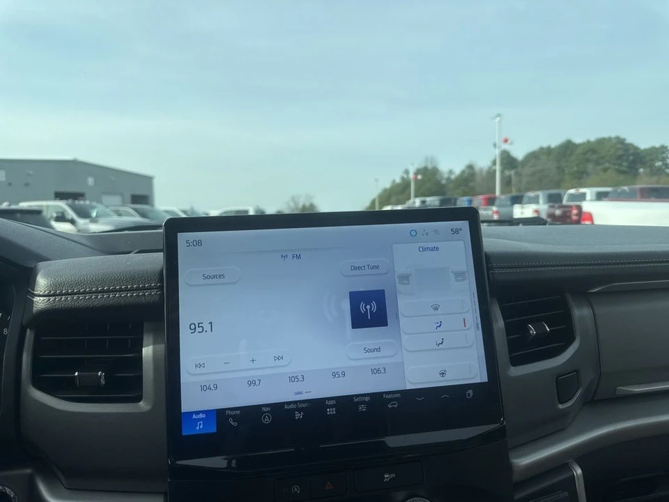 2024 Ford Expedition 4th Gen - Image 15 of 18