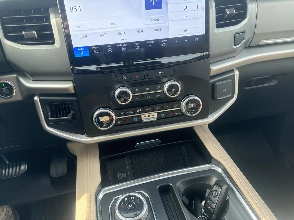 2024 Ford Expedition 4th Gen - Image 16 of 18