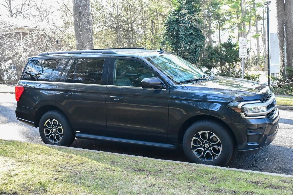 2024 Ford Expedition 4th Gen - Image 11 of 12