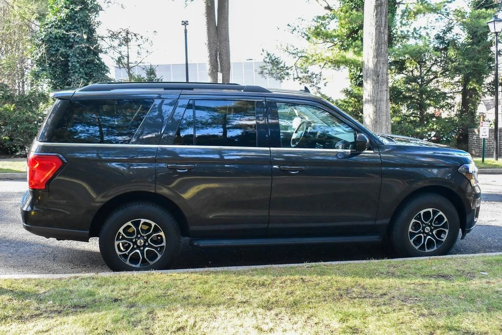 2024 Ford Expedition 4th Gen - Image 9 of 12