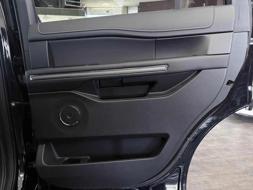 2024 Ford Expedition 4th Gen - Image 27 of 31