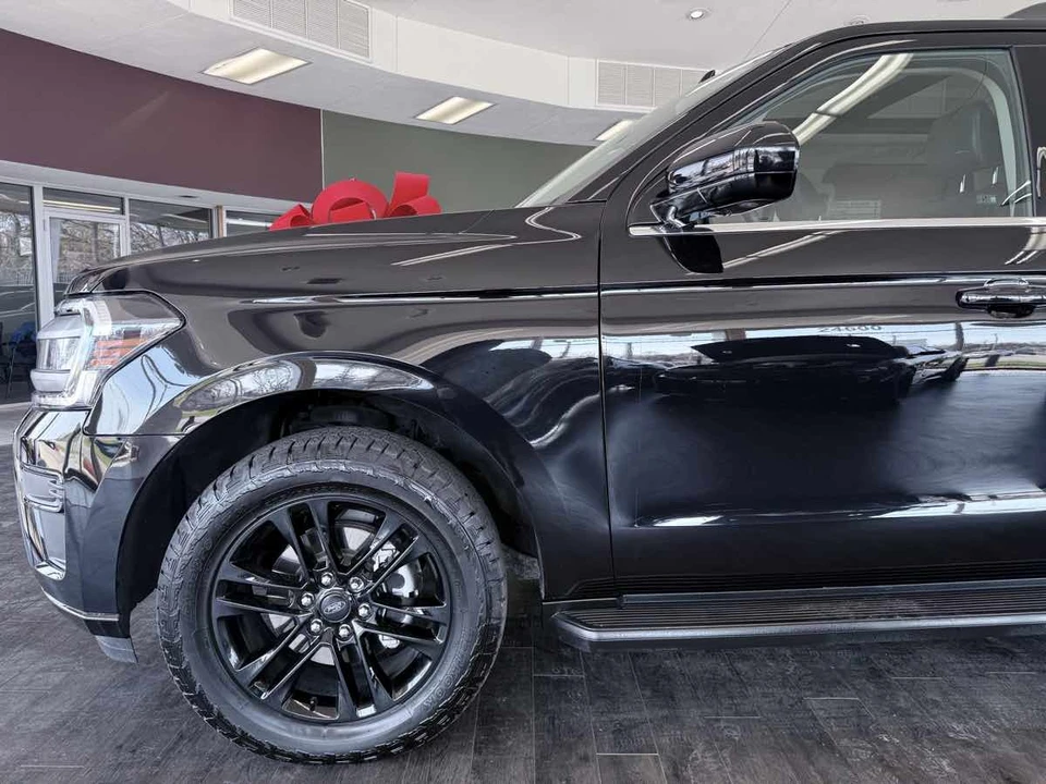 2024 Ford Expedition 4th Gen - Image 17 of 31