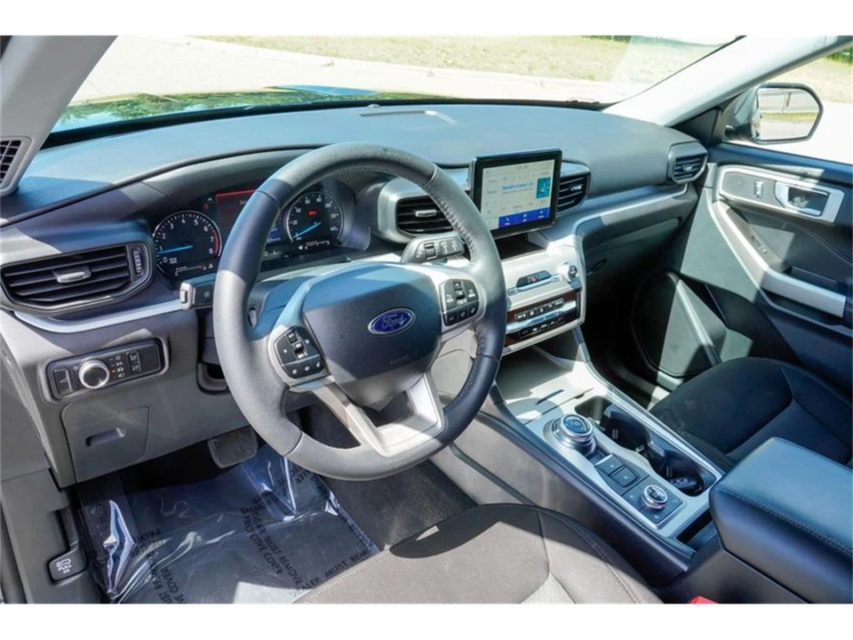 2024 Ford Explorer 6th Gen - Image 11 of 31