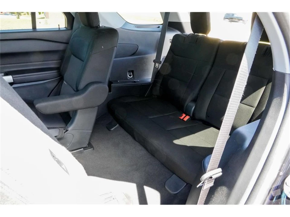 2024 Ford Explorer 6th Gen - Image 17 of 31
