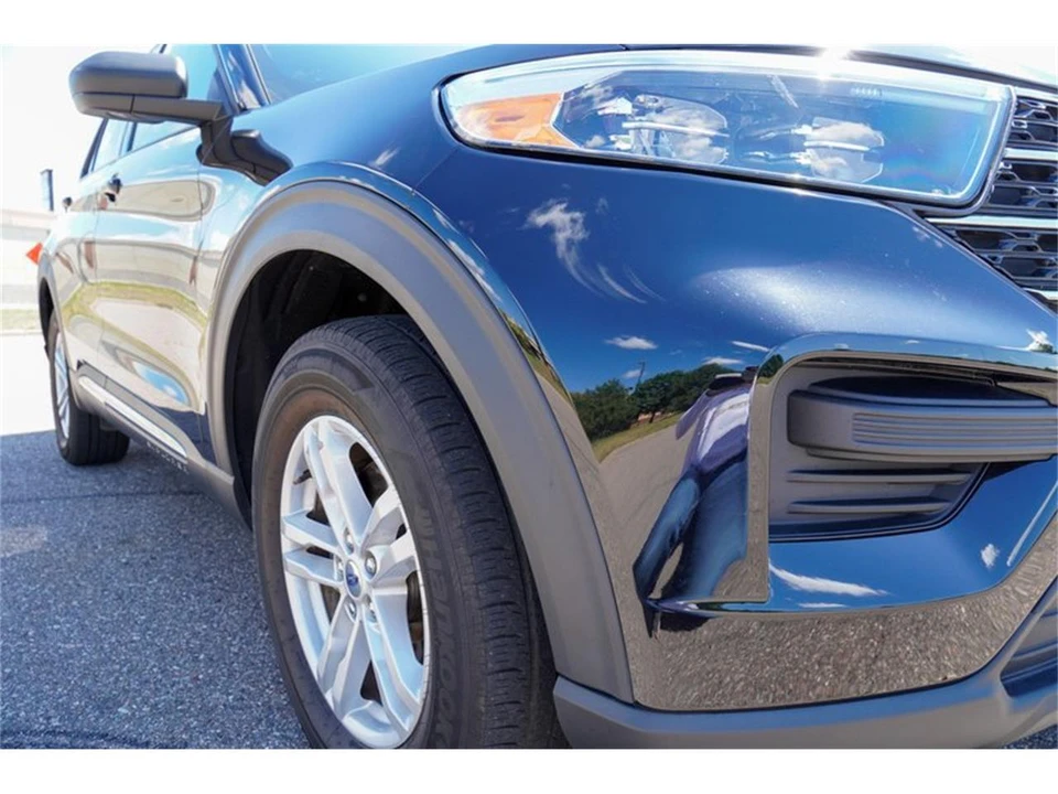 2024 Ford Explorer 6th Gen - Image 28 of 31