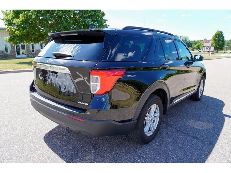 2024 Ford Explorer 6th Gen - Image 3 of 31