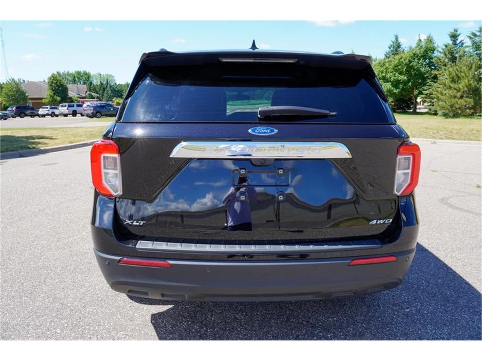 2024 Ford Explorer 6th Gen - Image 4 of 31