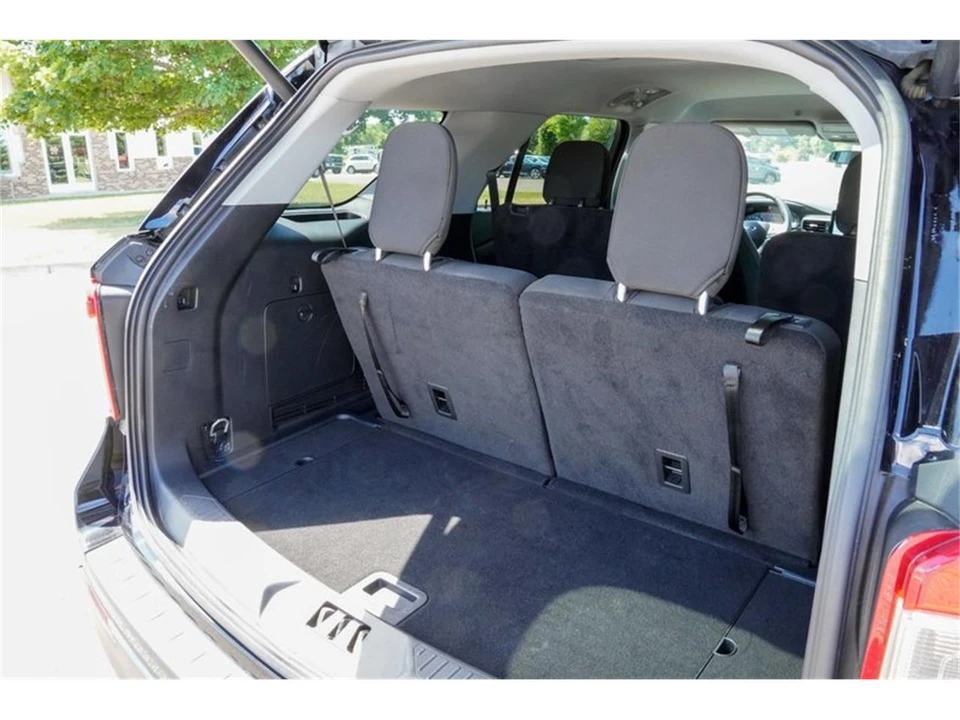 2024 Ford Explorer 6th Gen - Image 19 of 31