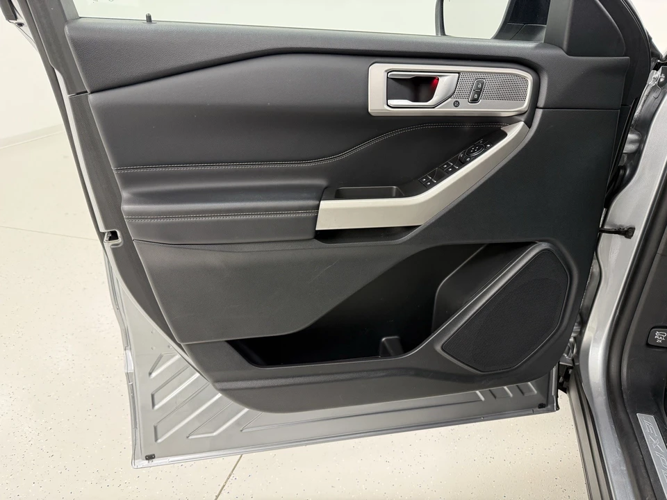 2024 Ford Explorer 6th Gen - Image 11 of 21