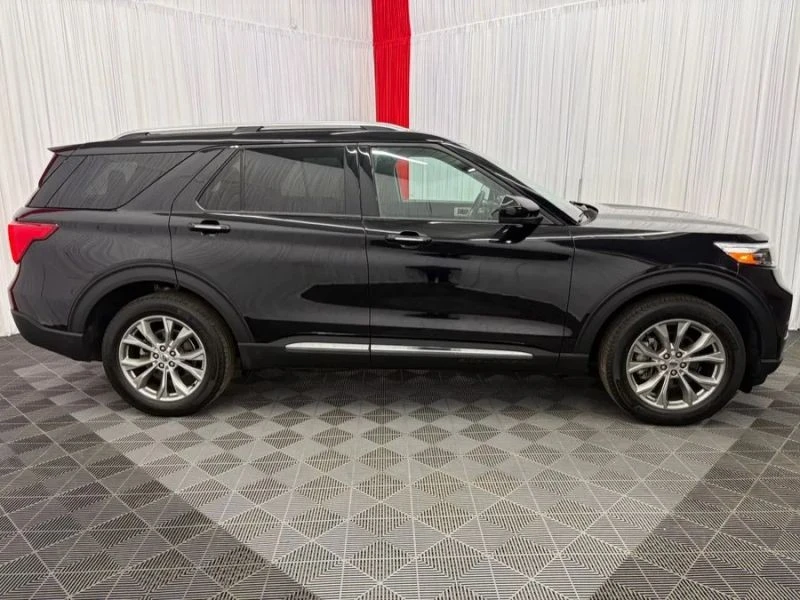 2024 Ford Explorer 6th Gen - Image 9 of 12