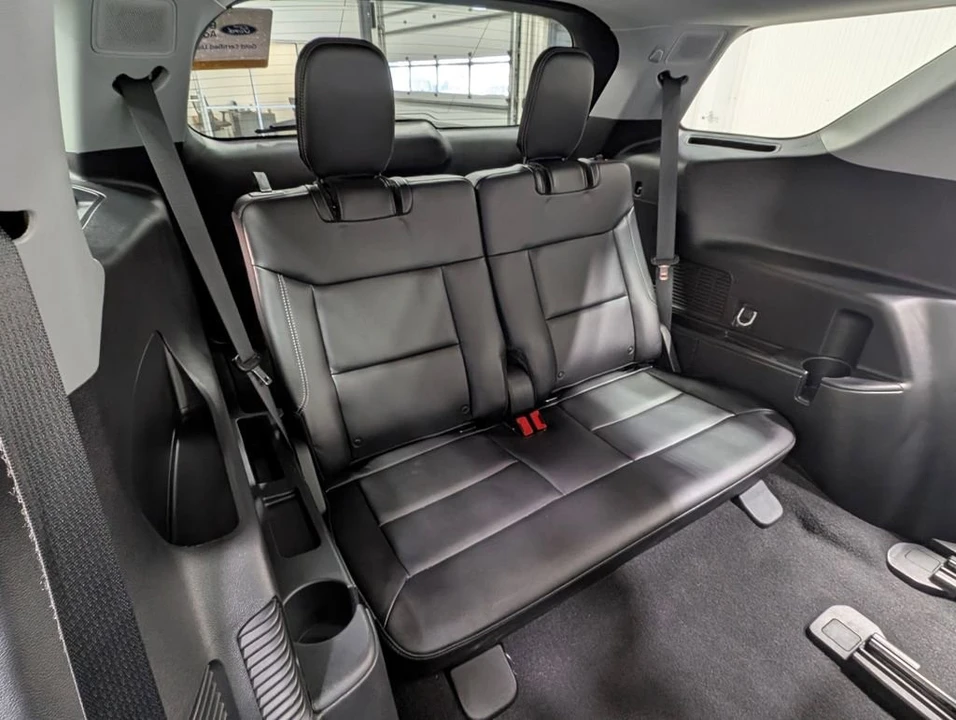 2024 Ford Explorer 6th Gen - Image 16 of 31
