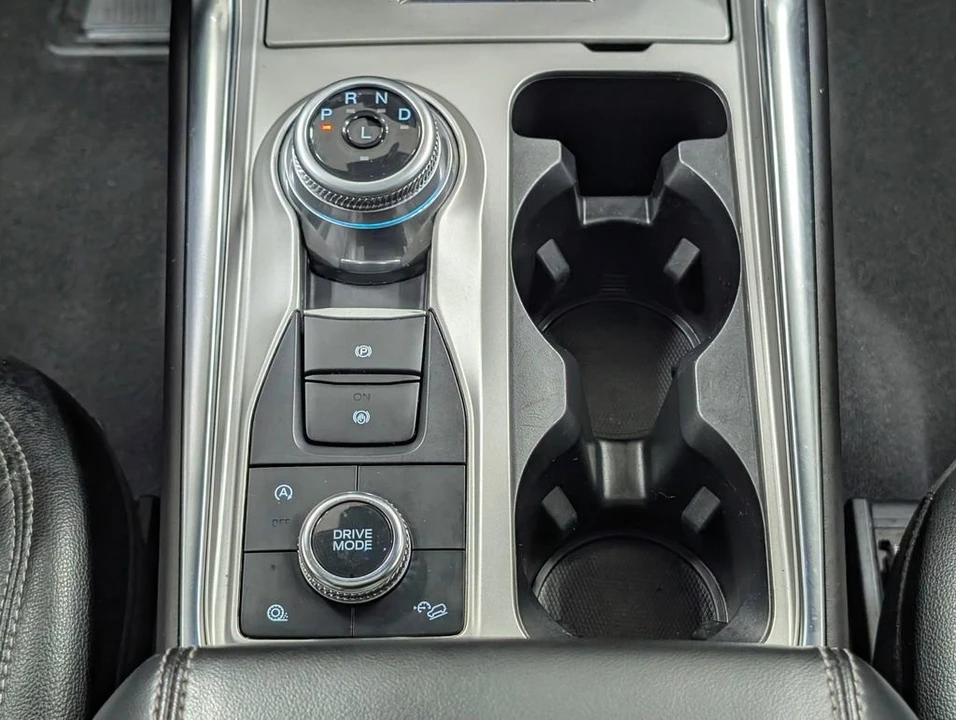 2024 Ford Explorer 6th Gen - Image 10 of 31
