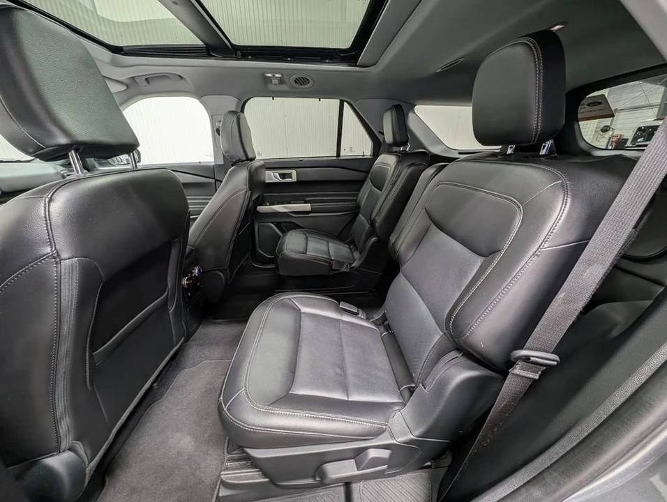 2024 Ford Explorer 6th Gen - Image 15 of 31