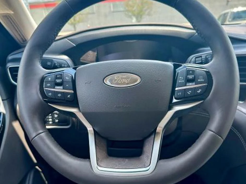 2024 Ford Explorer 6th Gen - Image 12 of 31