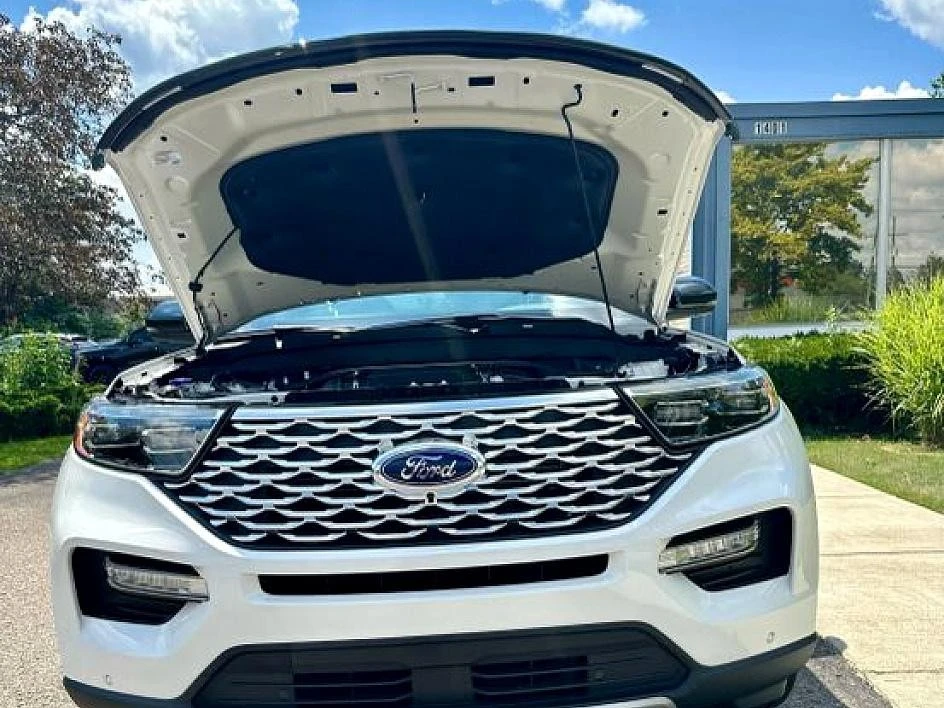 2024 Ford Explorer 6th Gen - Image 24 of 31