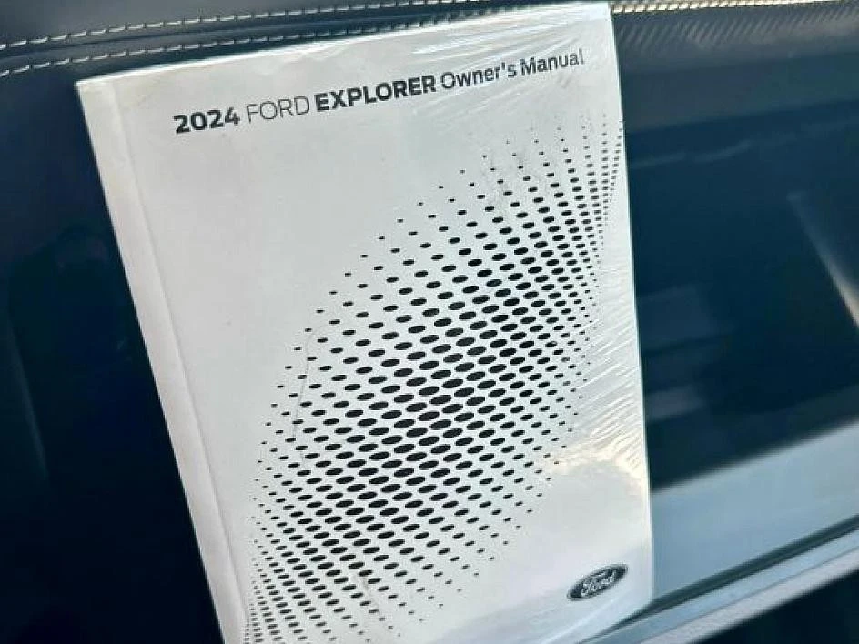 2024 Ford Explorer 6th Gen - Image 19 of 31
