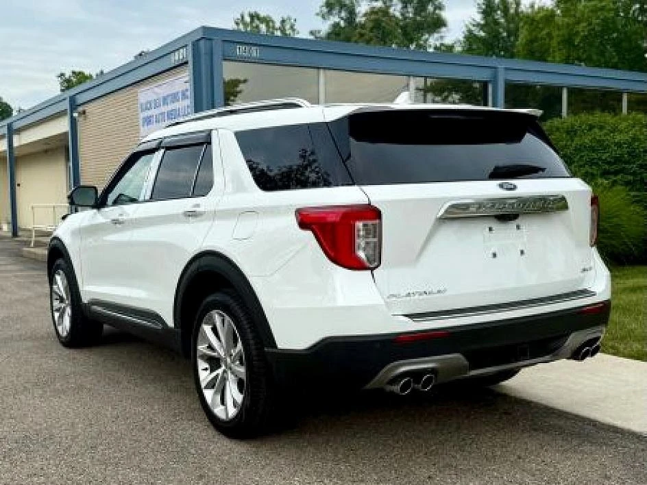 2024 Ford Explorer 6th Gen - Image 5 of 31