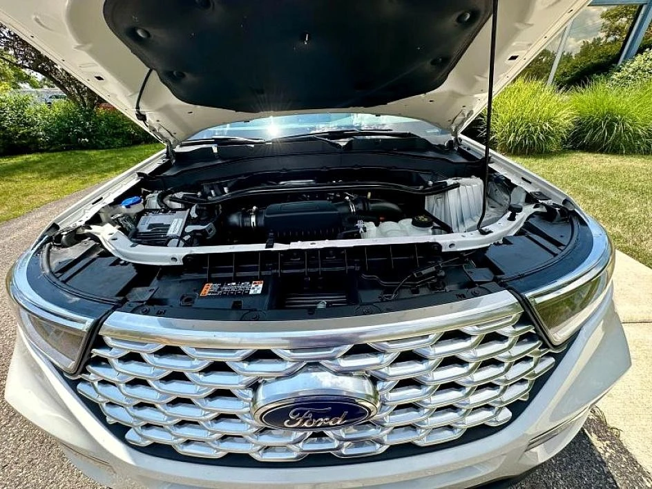 2024 Ford Explorer 6th Gen - Image 23 of 31