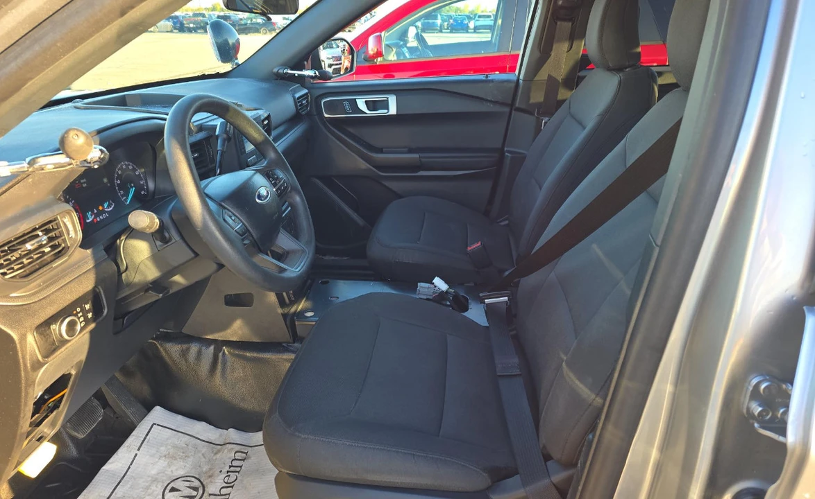 2024 Ford Explorer 6th Gen - Image 16 of 18
