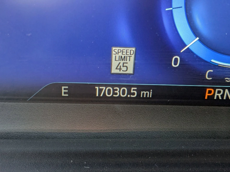 2024 Ford Explorer 6th Gen - Image 23 of 31