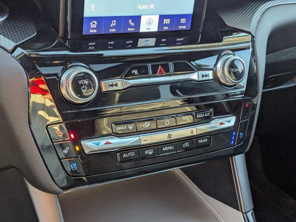 2024 Ford Explorer 6th Gen - Image 27 of 31