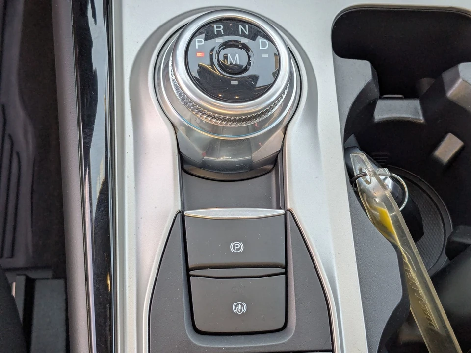 2024 Ford Explorer 6th Gen - Image 30 of 31