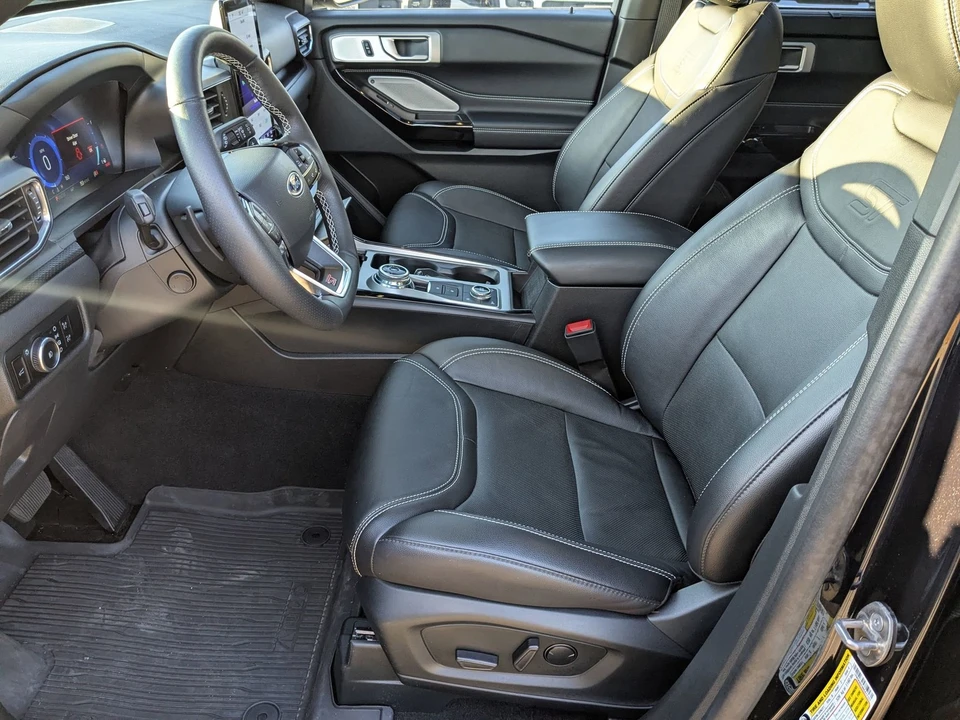 2024 Ford Explorer 6th Gen - Image 15 of 31