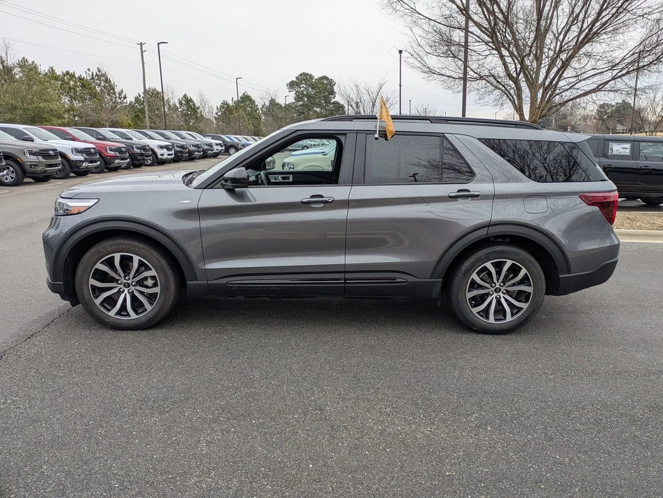2024 Ford Explorer 6th Gen - Image 7 of 21
