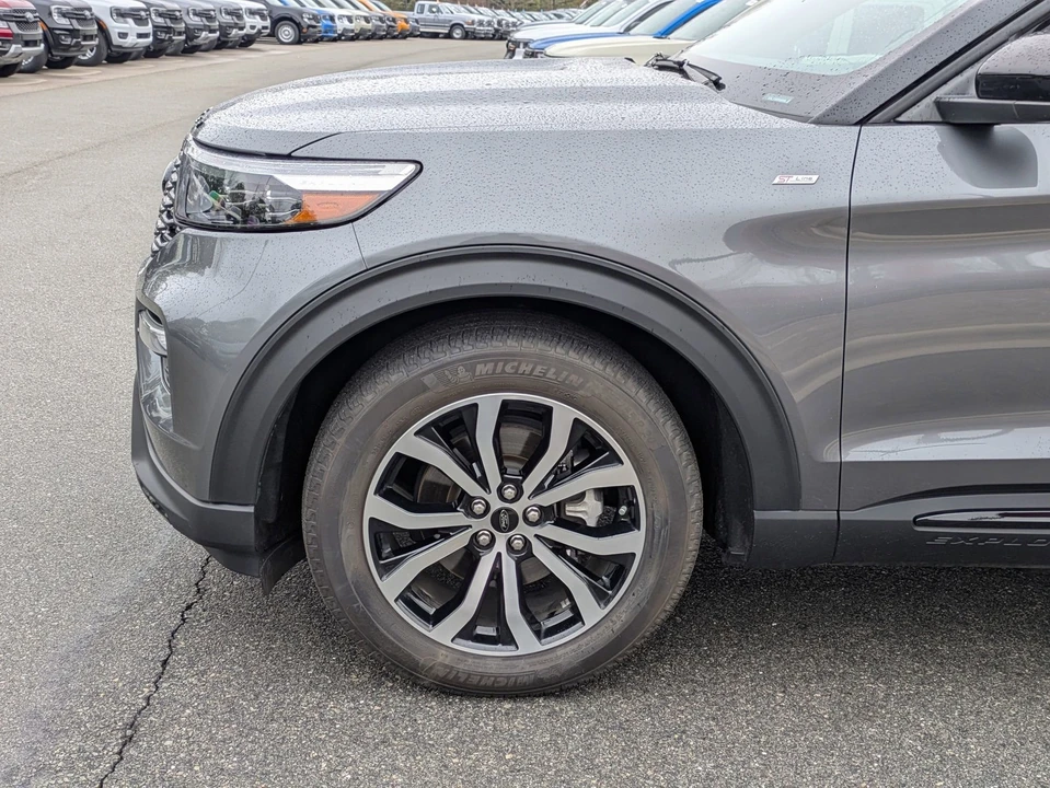 2024 Ford Explorer 6th Gen - Image 11 of 21