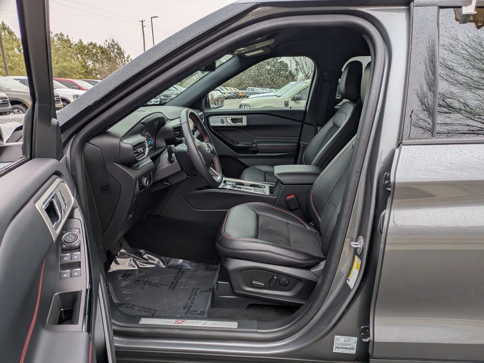 2024 Ford Explorer 6th Gen - Image 13 of 21