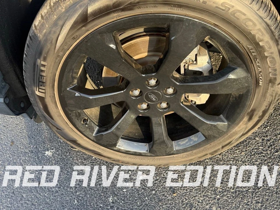 2024 Ford Explorer 6th Gen - Image 9 of 12