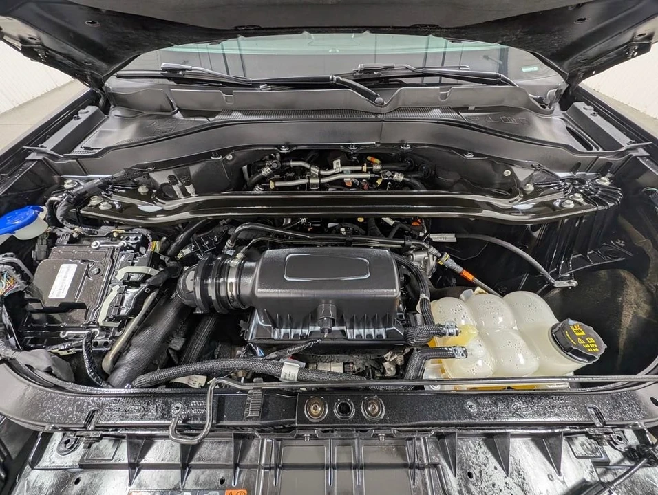 2024 Ford Explorer 6th Gen - Image 11 of 13
