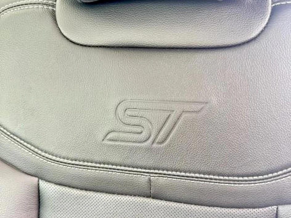 2024 Ford Explorer 6th Gen - Image 18 of 21