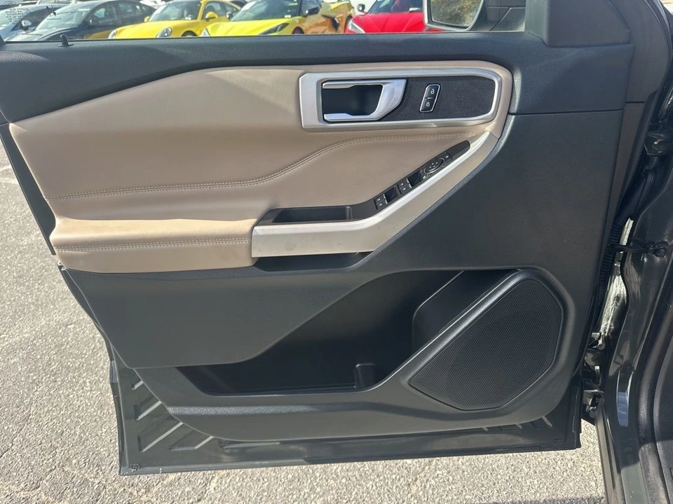 2024 Ford Explorer 6th Gen - Image 25 of 31