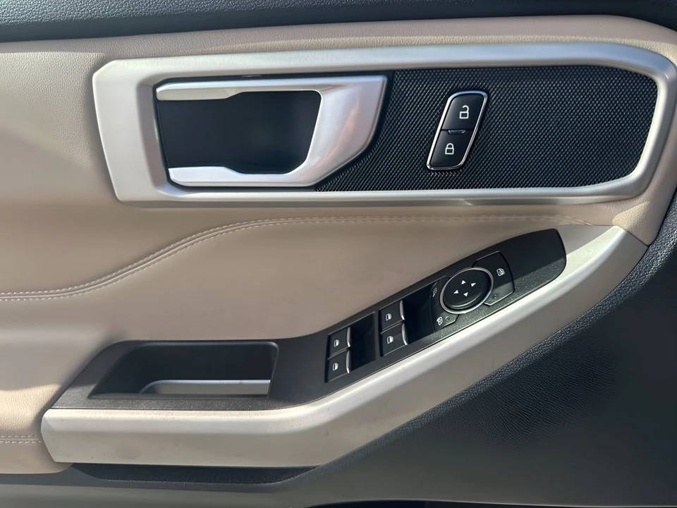 2024 Ford Explorer 6th Gen - Image 26 of 31