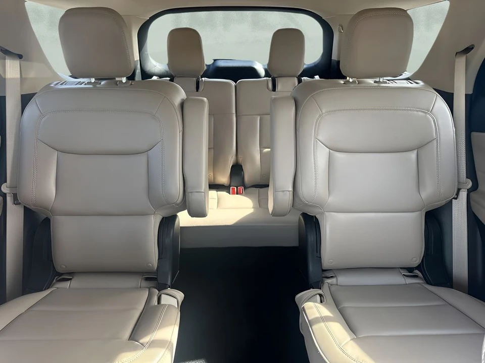 2024 Ford Explorer 6th Gen - Image 11 of 31