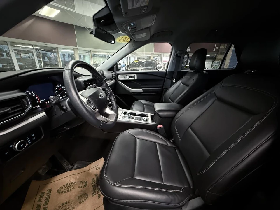 2024 Ford Explorer 6th Gen - Image 24 of 31