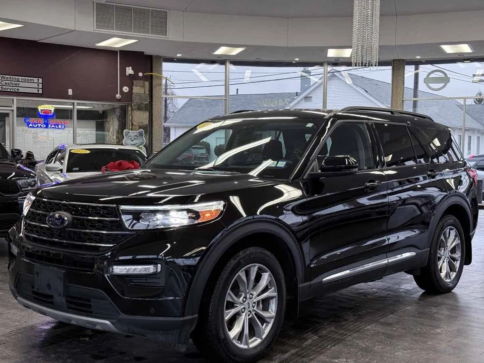 2024 Ford Explorer 6th Gen - Image 2 of 21