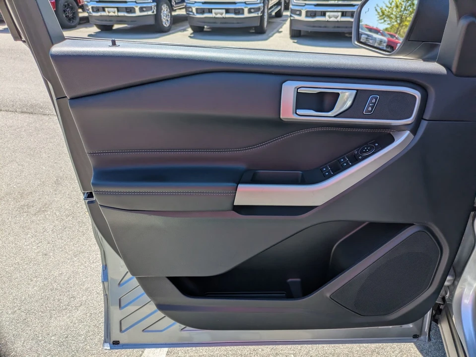 2024 Ford Explorer 6th Gen - Image 15 of 21