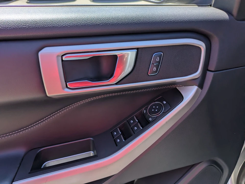 2024 Ford Explorer 6th Gen - Image 16 of 21