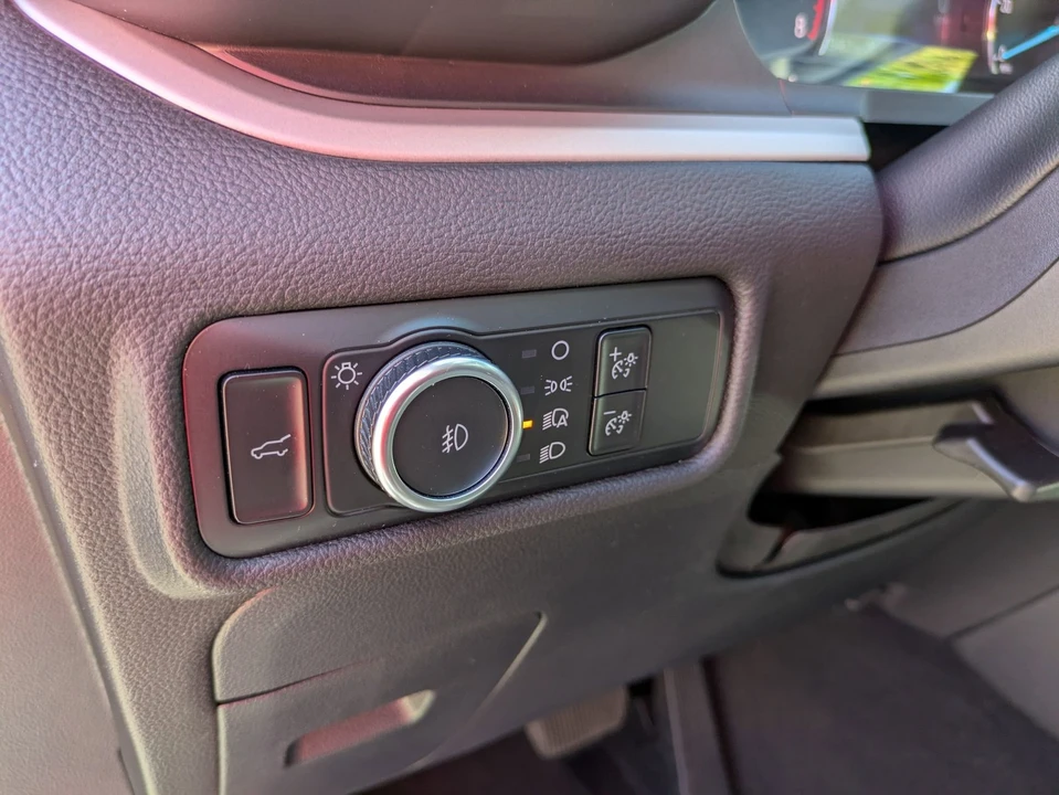 2024 Ford Explorer 6th Gen - Image 17 of 21