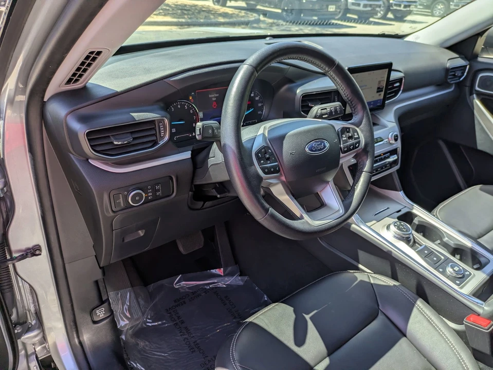 2024 Ford Explorer 6th Gen - Image 14 of 21