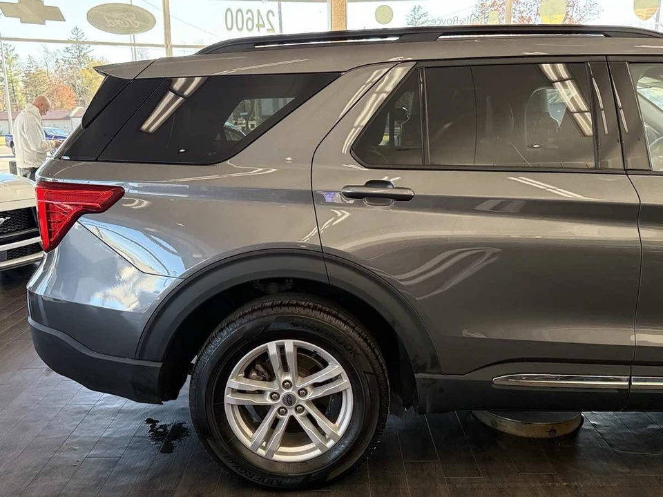 2024 Ford Explorer 6th Gen - Image 15 of 31