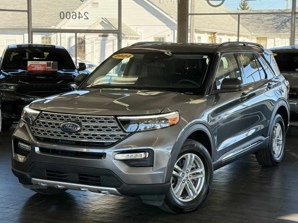 2024 Ford Explorer 6th Gen - Image 6 of 31