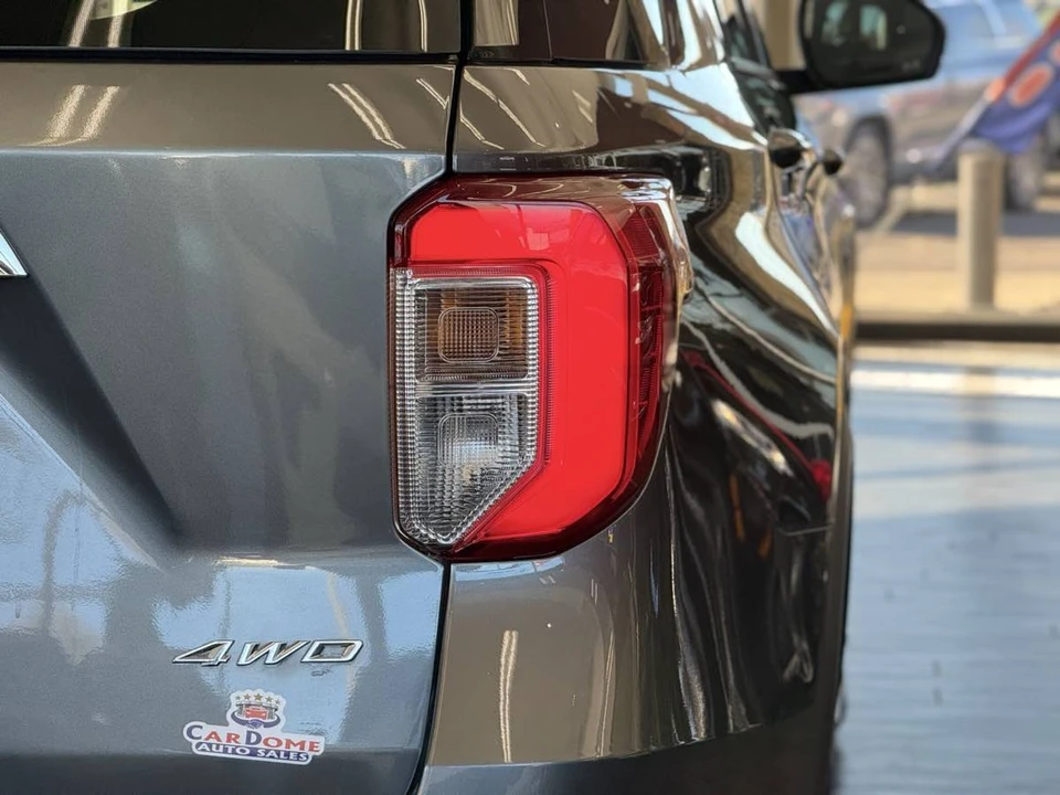 2024 Ford Explorer 6th Gen - Image 18 of 31