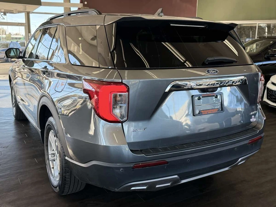 2024 Ford Explorer 6th Gen - Image 11 of 31
