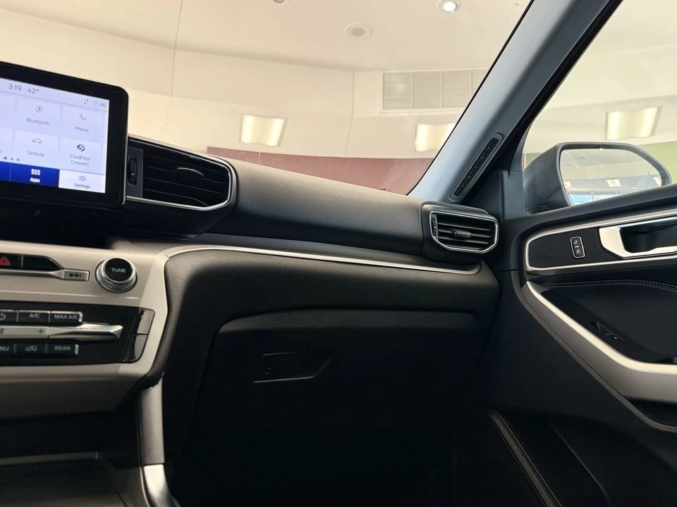 2024 Ford Explorer 6th Gen - Image 31 of 31
