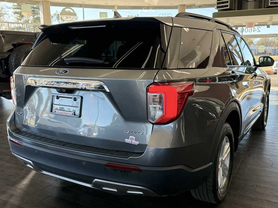 2024 Ford Explorer 6th Gen - Image 13 of 31