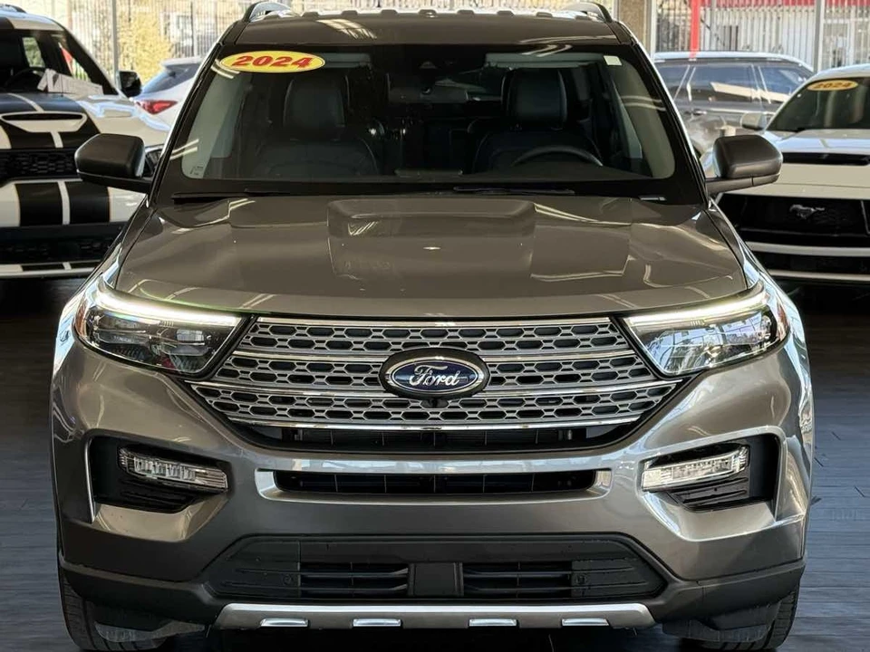 2024 Ford Explorer 6th Gen - Image 3 of 31