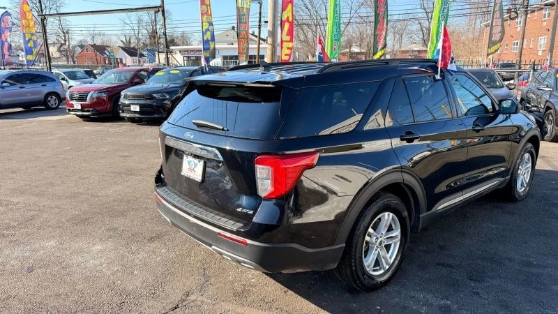 2024 Ford Explorer 6th Gen - Image 7 of 12